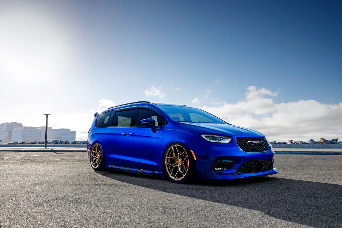 Clinched Chrysler Pacifica (2017+) Body Kit