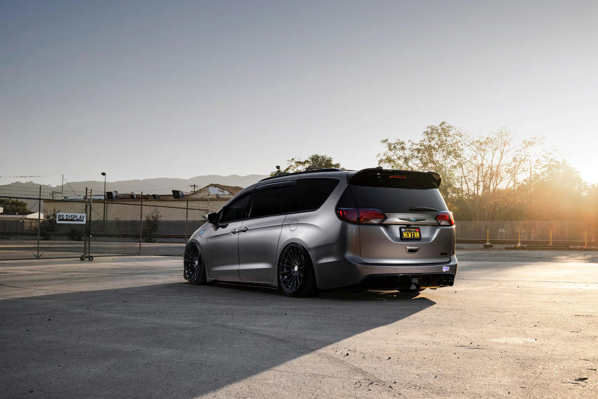 Clinched Chrysler Pacifica (2017+) Body Kit