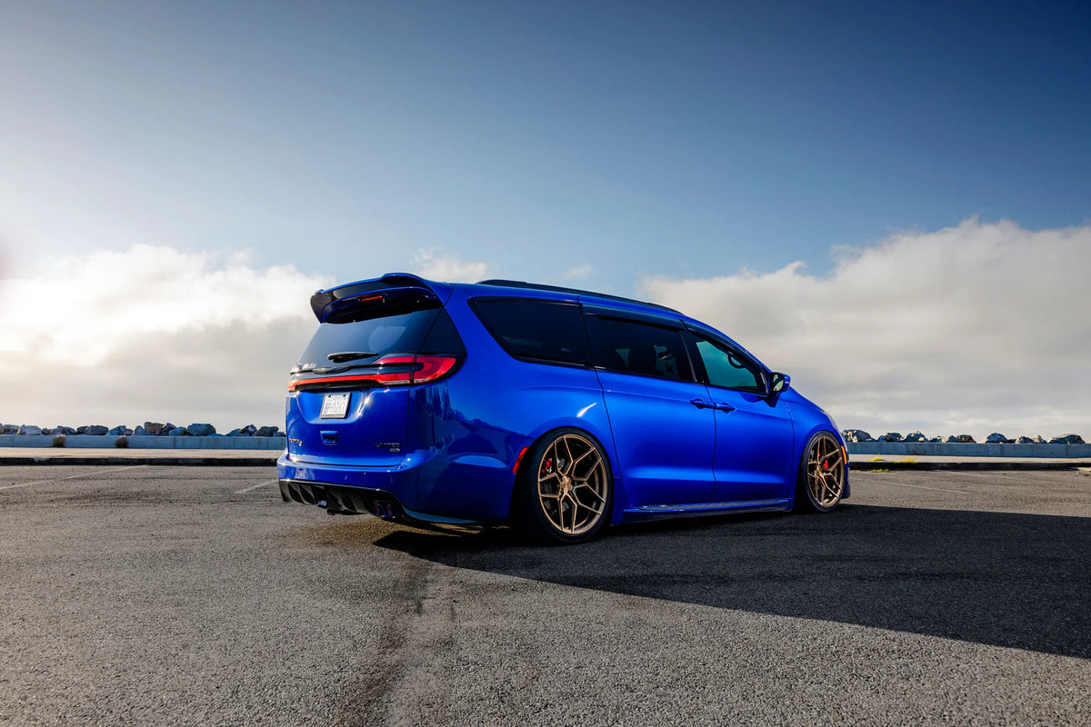 Clinched Chrysler Pacifica (2017+) Body Kit