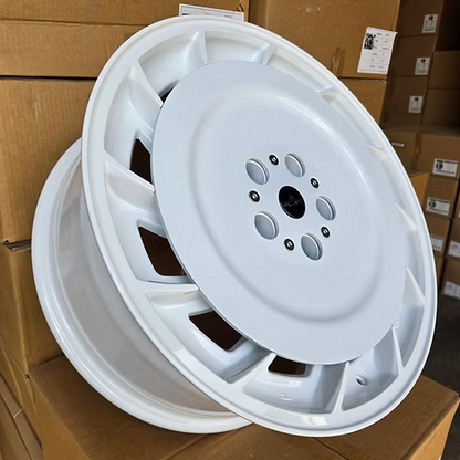 (4) Aero style, Gloss White, 19x8 +38, 5x120, 69.6