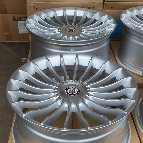 (4) C09 style, Gloss Silver, 19x8.5 +33, 19x9.5 +35, 5X120