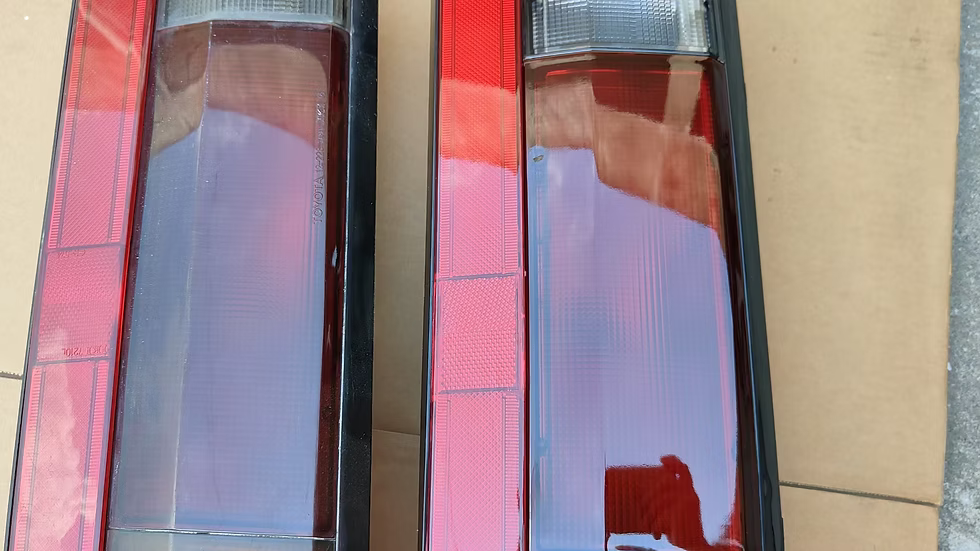 AE86 Kouki Redline Taillights + Redline Center Garnish