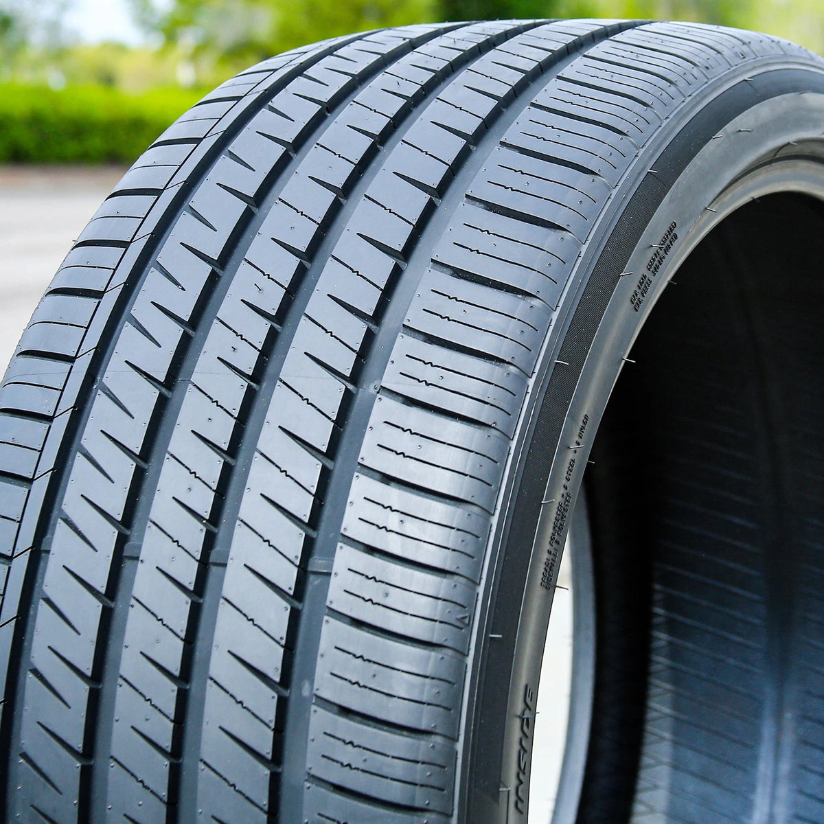 Landspider Citytraxx H/P 225/40R18 ZR 92W XL All Season Tire 420AA (4)