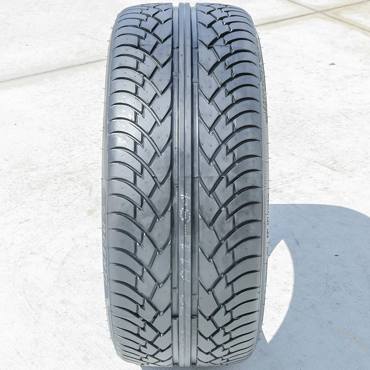 4 Dcenti D9000 305/30R26 ZR 109W XL All Season Tires 40k Mi Warranty 320AA